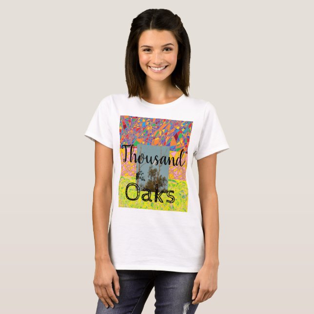 Camiseta Thousand Oaks with abstract art and eucalyptus &bi (Frente Completa)