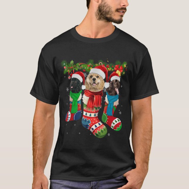 Camiseta Three American Er Spaniels In Christmas Socks  (Frente)