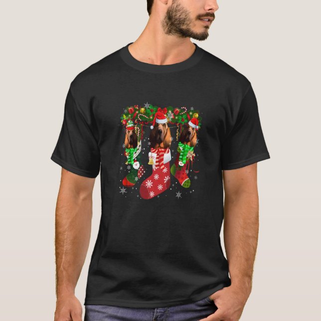 Camiseta Three Bloodhound In Socks Christmas Santa Hat (Frente)