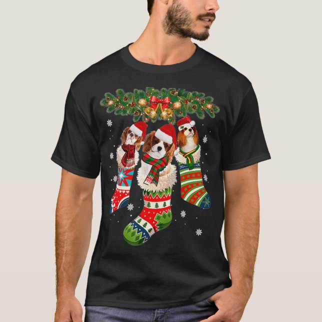 Camiseta Three Cavalier King Charles In Sock Christmas (Frente)