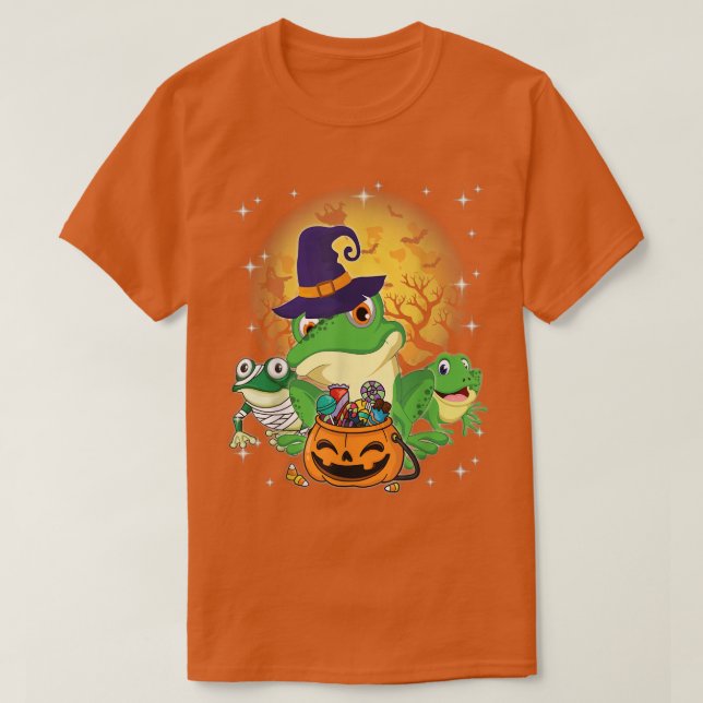 Camiseta Three Frogs Mummy Witch Moon Ghosts Pumpkin Candy  (Frente do Design)
