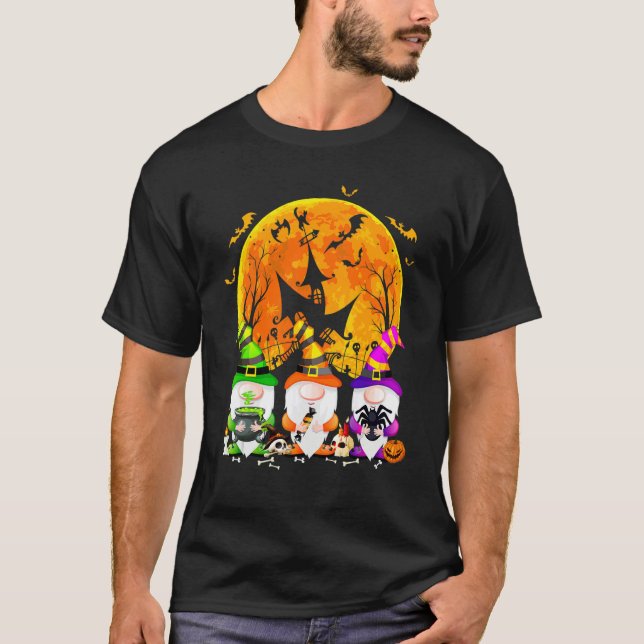 Camiseta Three Gnomes Happy Halloween Fall Candy Corn Pumpk (Frente)