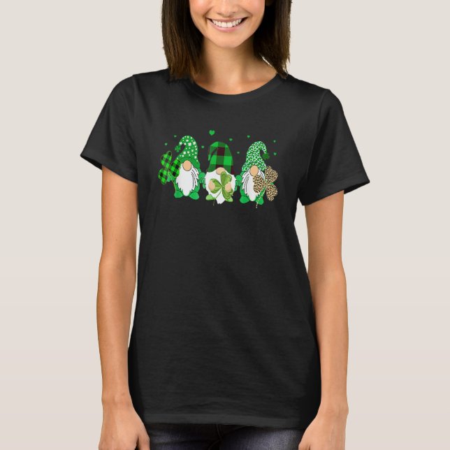 Camiseta Three Gnomes Holding Shamrock Leopard Plaid St Pat (Frente)