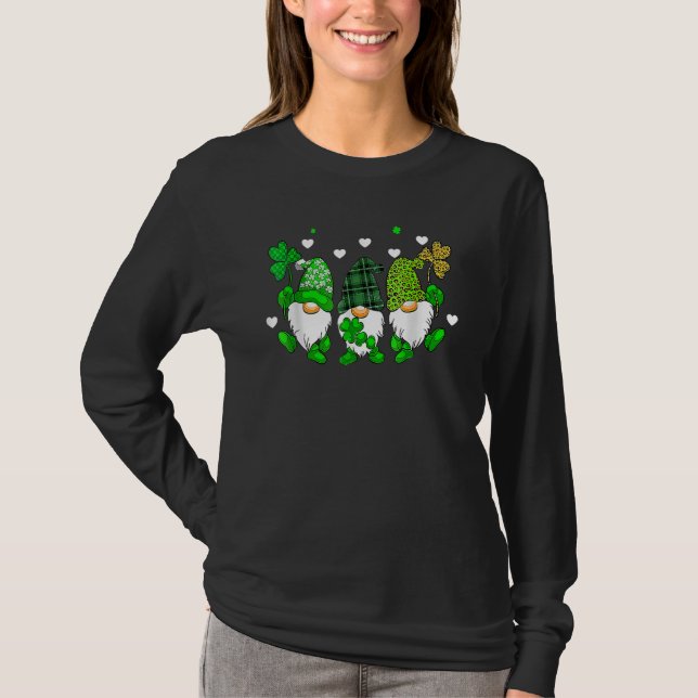 Camiseta Three Gnomes Holding Shamrock Leopard Plaid St Pat (Frente)