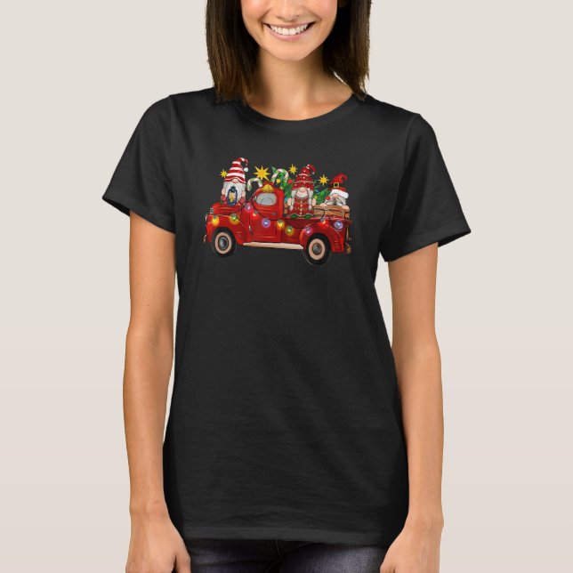 Camiseta Three Gnomes In Red Truck Candy Cane Xmas Lights C (Frente)