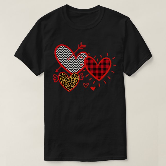 Camiseta Three Valentine's Day Hearts  Plaid Leopard Stripe (Frente do Design)
