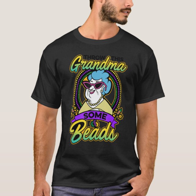 Camiseta Throw This Grandma Some Beads Beadwork Hand Stitch (Frente)
