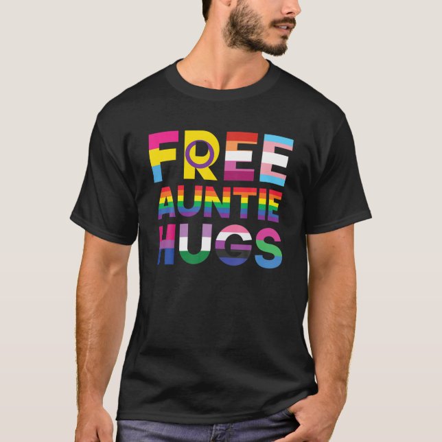 Camiseta Tia Engraçada Abraçando o Rainbow LGBTQ Pride Mês (Frente)