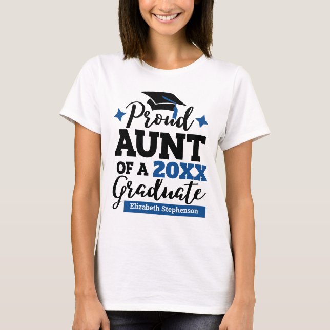 Camiseta Tia Orgulhosa de um formando azul preto (Frente)