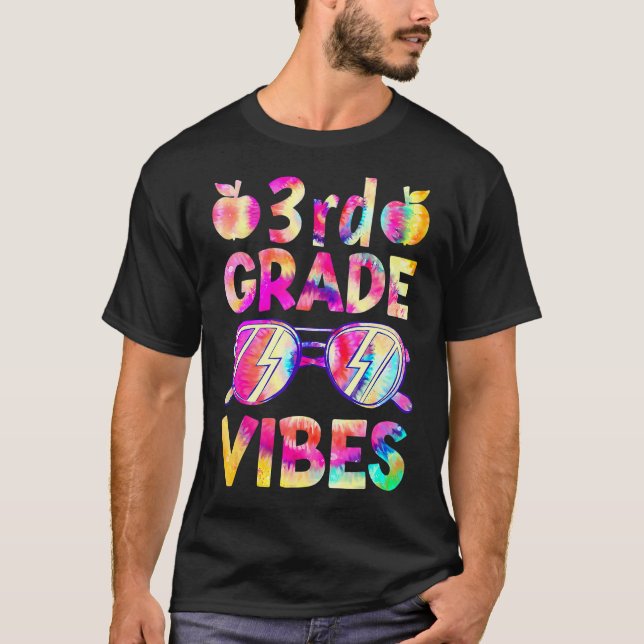 Camiseta Tie Dye 3rd Grade Vibes Professora Primeiro Dia Da (Frente)