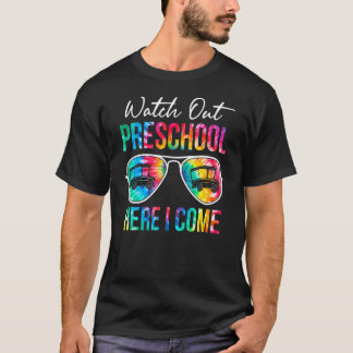 Camiseta Tie Dye Assista À Pré-Escola Aqui Eu Volto Para Sc