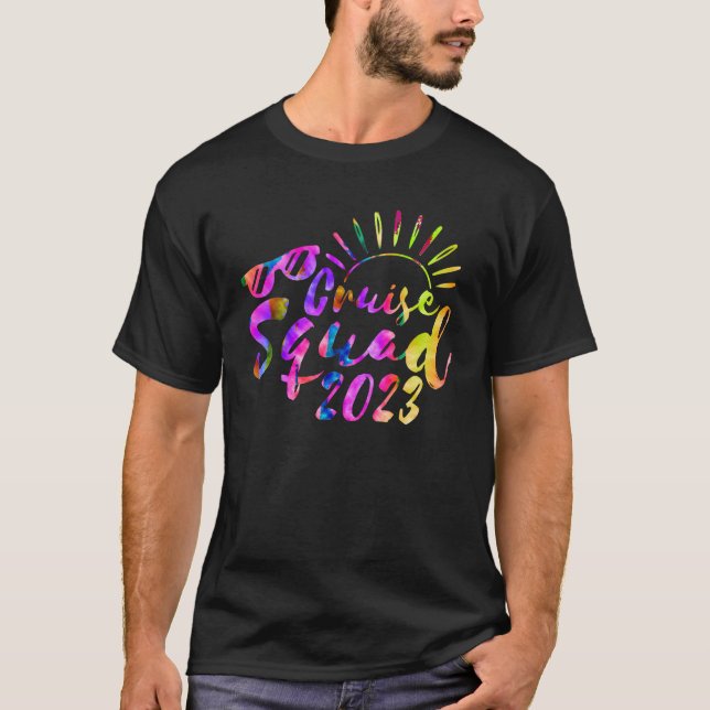 Camiseta Tie Dye Cruise Squad 2023 — Férias de Verão (Frente)