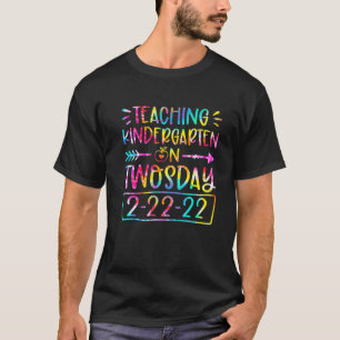 Camiseta Tie Dye Ensinando Jardim De Infância No Dia 2 De F