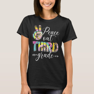 Camiseta Tie Dye Peace Out 3º ano no último dia de escola