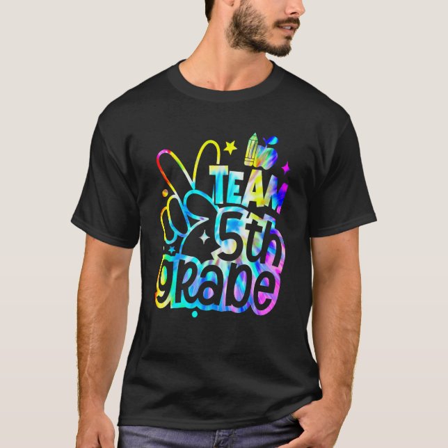 Camiseta Tie Dye Team Fifth 5th Grade Teacher Student Back  (Frente)