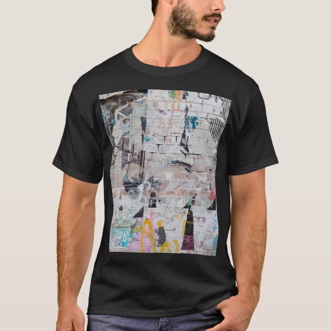 Camiseta Tijolo: Muro de Poster Urbano. (Frente)