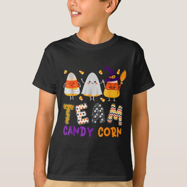 Camiseta Time Candy Corn Halloween Engraçado Com Mãe De Bru (Frente)