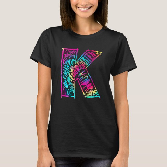 Camiseta Time Kindergarten Typografia Tie Dye De Volta À Es (Frente)