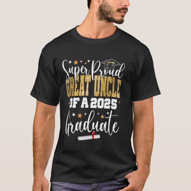 Camiseta Tio Excelente Orgulhoso De Um Mais velho Formando  (Frente)