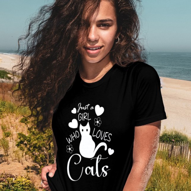 Camiseta Típica de desenho de um gato encantador (Criador carregado)