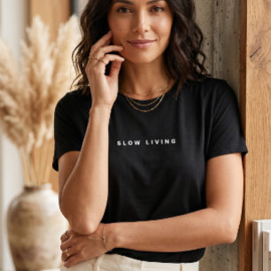 Camiseta Tipografia Chic de Slow Living Feminina Estética M
