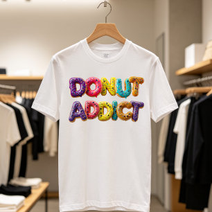 Camiseta Típografia Colorida de Sprinkles de Viciado em Don