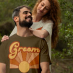 Camiseta Tipografia do Groom Retro Casamento Sun de Verão<br><div class="desc">Esta camiseta de casamento divertida e groovy é perfeita para o noivo. Apresenta um design retrosolar com tipografia dos anos 70. O esquema de cores inclui terracota, laranja, mostarda-amarela e bege. É divertido, único, boho e hippie. ***NOTA DE DESIGN IMPORTANTE: para qualquer solicitação de design personalizada, como solicitações de correspondência...</div>