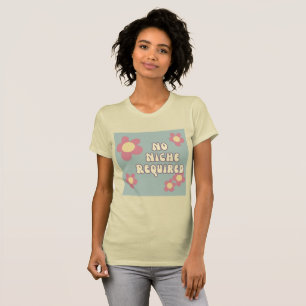 Camiseta Tipografia Floral Retro Sem Nicho Necessário