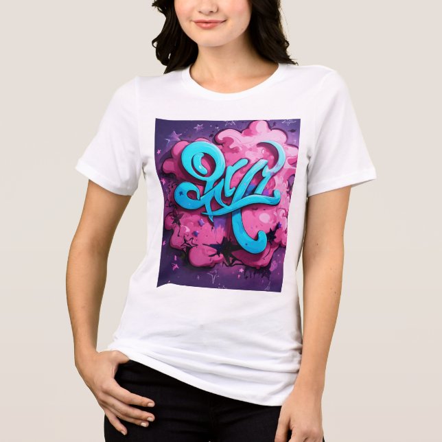 Camiseta Tipografia KILO – Letras Cursivas Brancas (Frente)