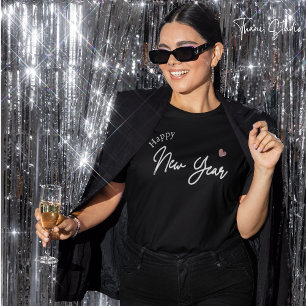 Camiseta Tipografia Minimalista Moderna do feliz ano novo P