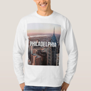 Camiseta Tipografia Vista Aérea da Silhueta de Filadélfia U