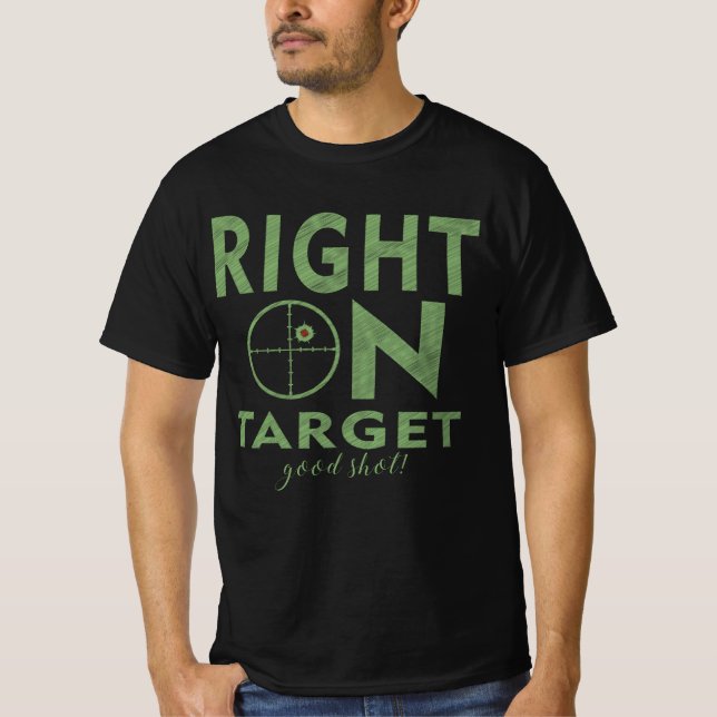 Camiseta Tiro de Precisão com Rifle Rústico (Frente)