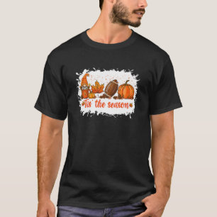 Camiseta Tis The Season Pumpkin Spice Football Gnome Thanks