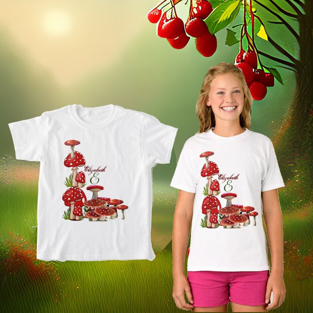 Camiseta Toadstool Red Berry Garden Greenery Magic Mushroom (Red Berry Garden Toadstool Greenery Magic Mushroom T-Shirt)