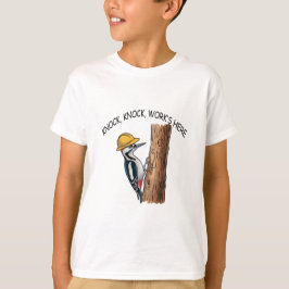 Camiseta Toc, Toc, Trabalho Está Aqui