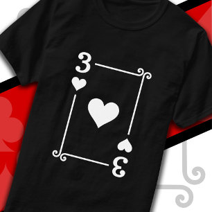 Camiseta Tocando Cartões Figuram Três Cartões 3 de Corações