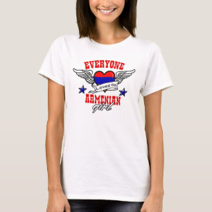 Camiseta Todos ama uma menina arménia