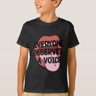 Camiseta Todos Merecem Um Autocolante