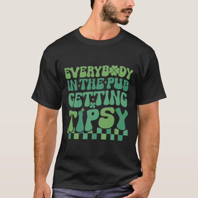 Camiseta Todos no Pub Ficando Bêbados 2024 St Patrick (Frente)