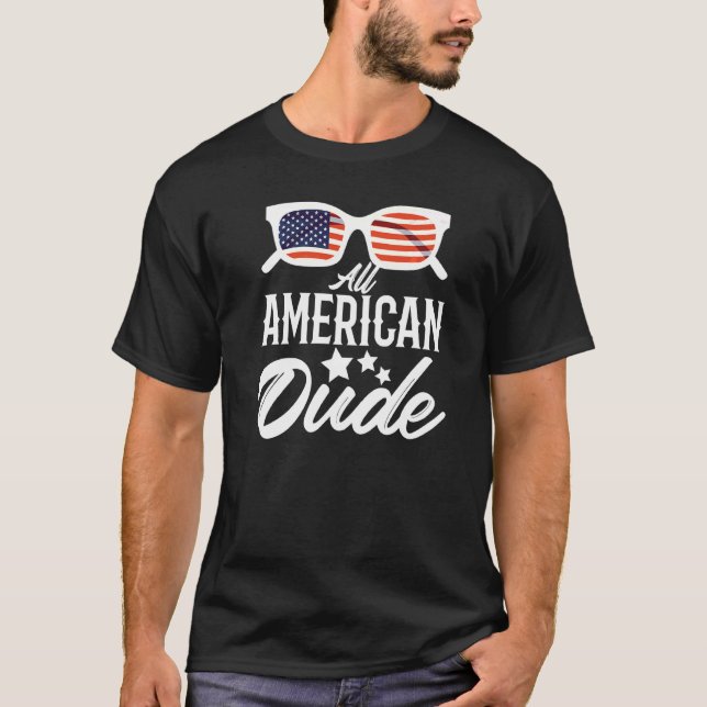 Camiseta Todos Os Homens Americanos Em 4 De Julho Matando A (Frente)