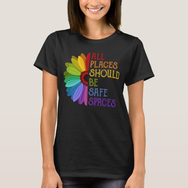 Camiseta Todos os locais devem ser espaços seguros, flores  (Frente)