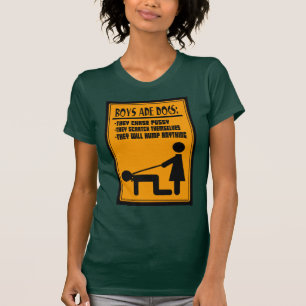 CAMISETA TODOS OS MENINOS SÃO CÃES — T-SHIRT