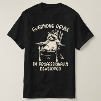 Camiseta Todos Relaxo Sou Guaxinim Desenvolvido Profissiona