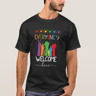 Camiseta Todos São Bem-Vindos Aqui Levantem Sua Mão Lgbt Co