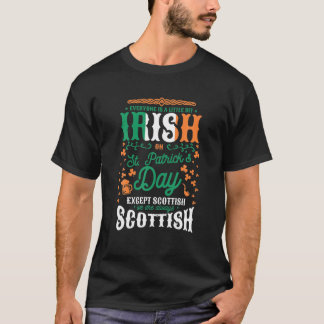 Camiseta Todos São Um Pouco Irlandeses Na Rua Patrick.