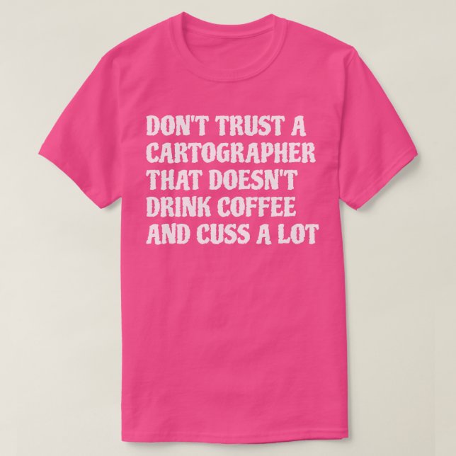 Camiseta Tógrafo Que Bebe Café Custa Muito 1 (Frente do Design)