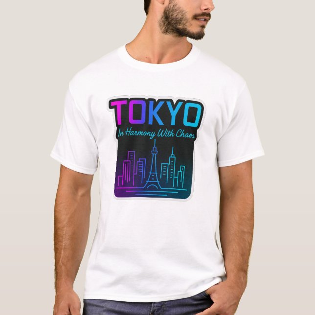 Camiseta Tokyo In Harmony With Chaos – Neon Skyline Art (Frente)