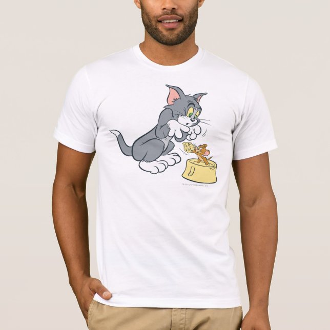 Camiseta Tom e Jerry alimentam o gato (Frente)