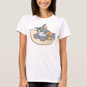 Camiseta Tom e Jerry no Travesseiro