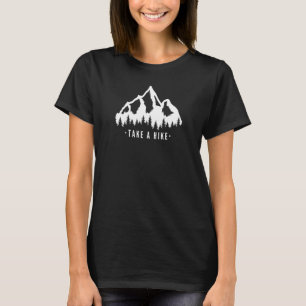 Camiseta Tomem as Aventuras de Hiker de Caminho de Montanha